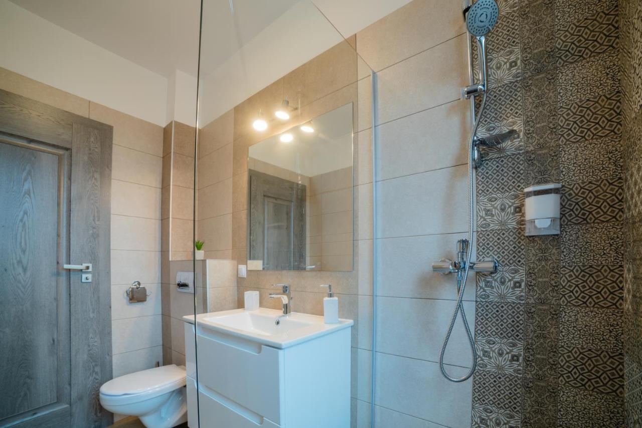 Nuuc Aparthotel Cluj Napoca Bagian luar foto